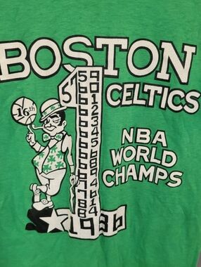 Vintage Women Boston Celtics Green NBA 1986 World Champs Graphic Tee
